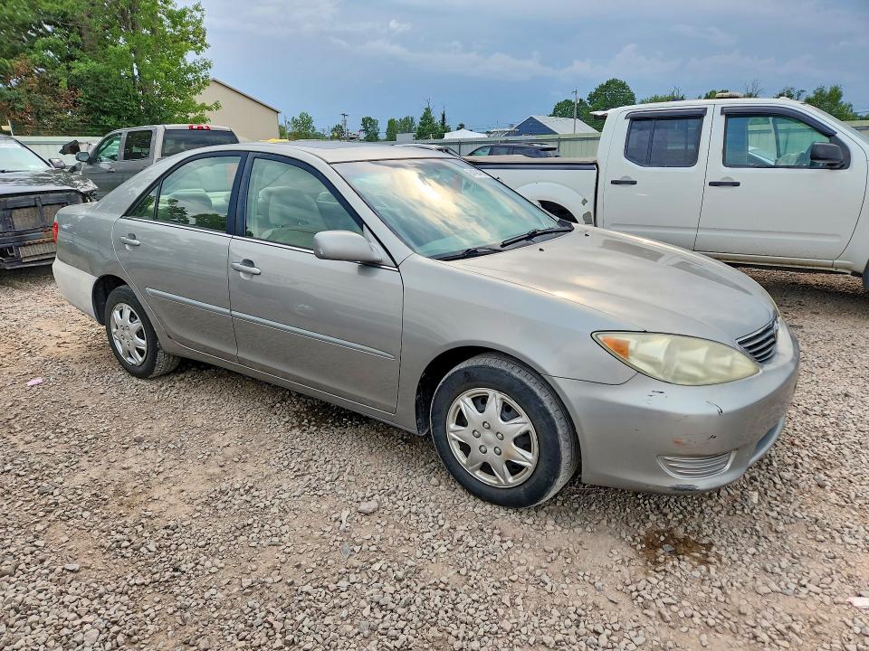 64794786 :رقم المزاد ، 4T1BE32K65U525845 vin ، 2005 Toyota Camry مزاد بيع