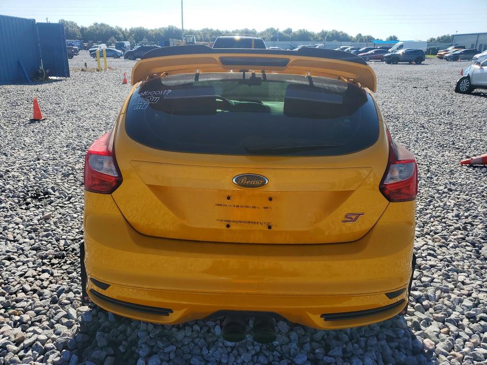 64462316 :رقم المزاد ، 1FADP3L91DL185839 vin ، 2013 Ford Focus مزاد بيع