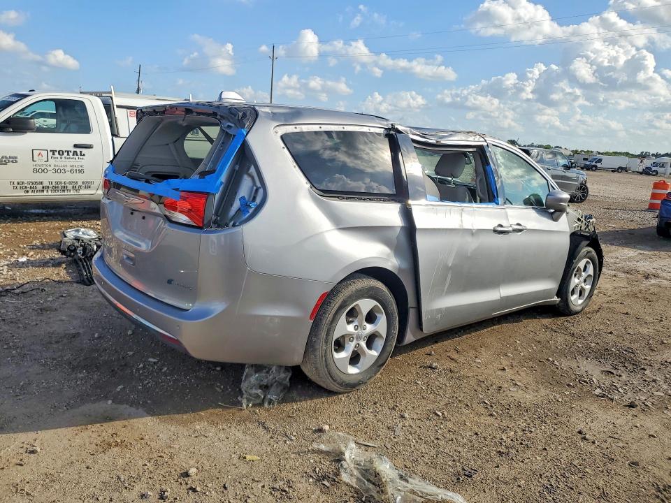 Продажа на аукционе авто 2018 Chrysler Pacifica, vin: 2C4RC1H79JR332967, номер лота: 64634526