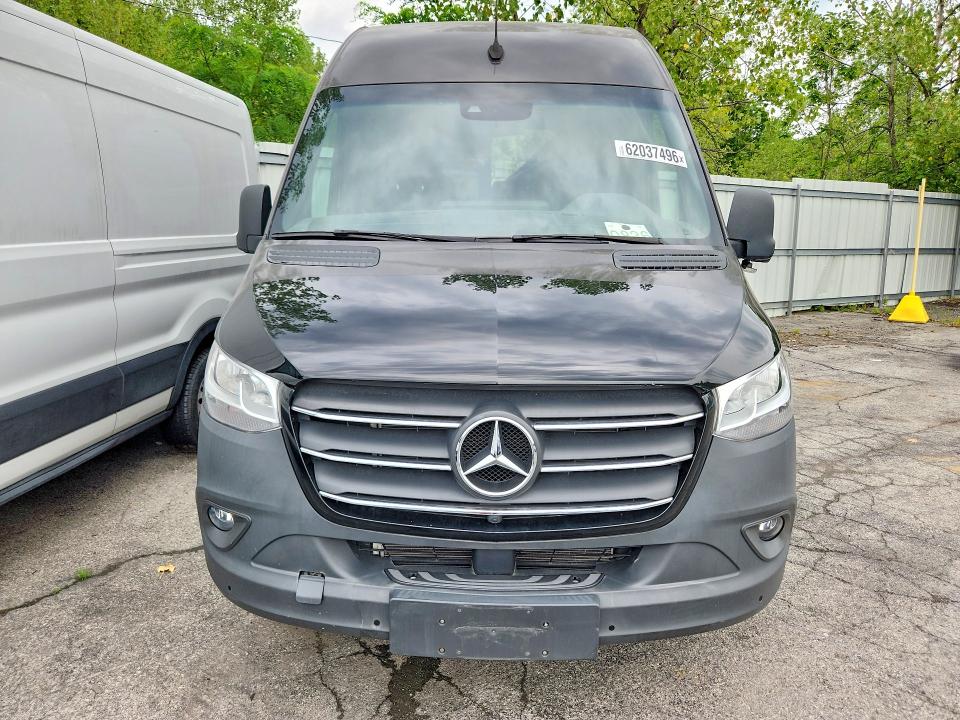 62037496 :رقم المزاد ، W1Z4KFHY4RP663012 vin ، 2024 Mercedes-benz Sprinter مزاد بيع