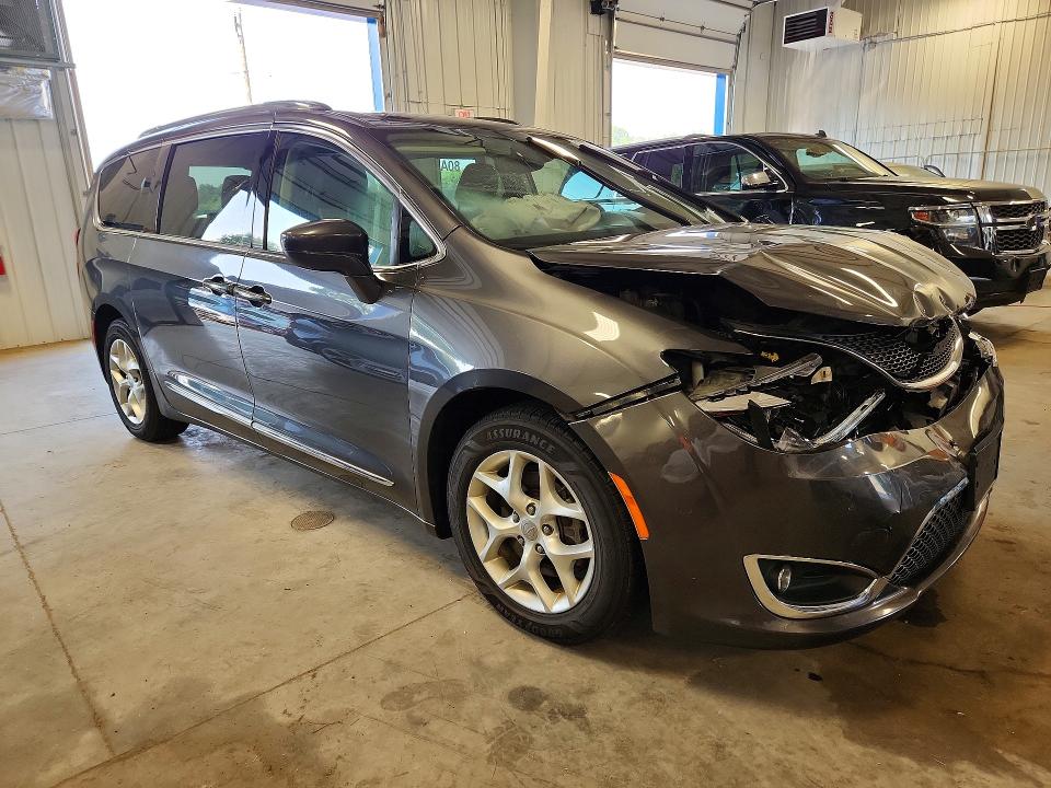 2018 Chrysler Pacifica მანქანა იყიდება აუქციონზე, vin: 2C4RC1EG4JR121468, აუქციონის ნომერი: 63705976