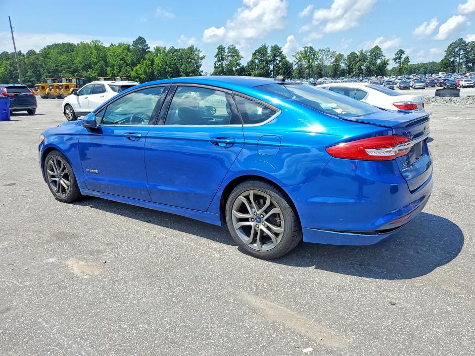 64008386 :رقم المزاد ، 3FA6P0LU4HR357722 vin ، 2017 Ford Fusion مزاد بيع