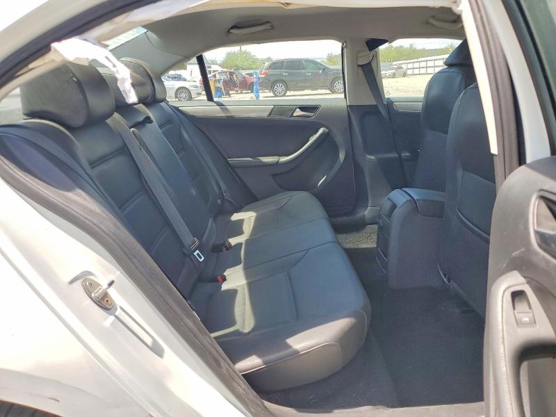 66133056 :رقم المزاد ، 3VWDB7AJ7HM393979 vin ، 2017 Volkswagen Jetta مزاد بيع