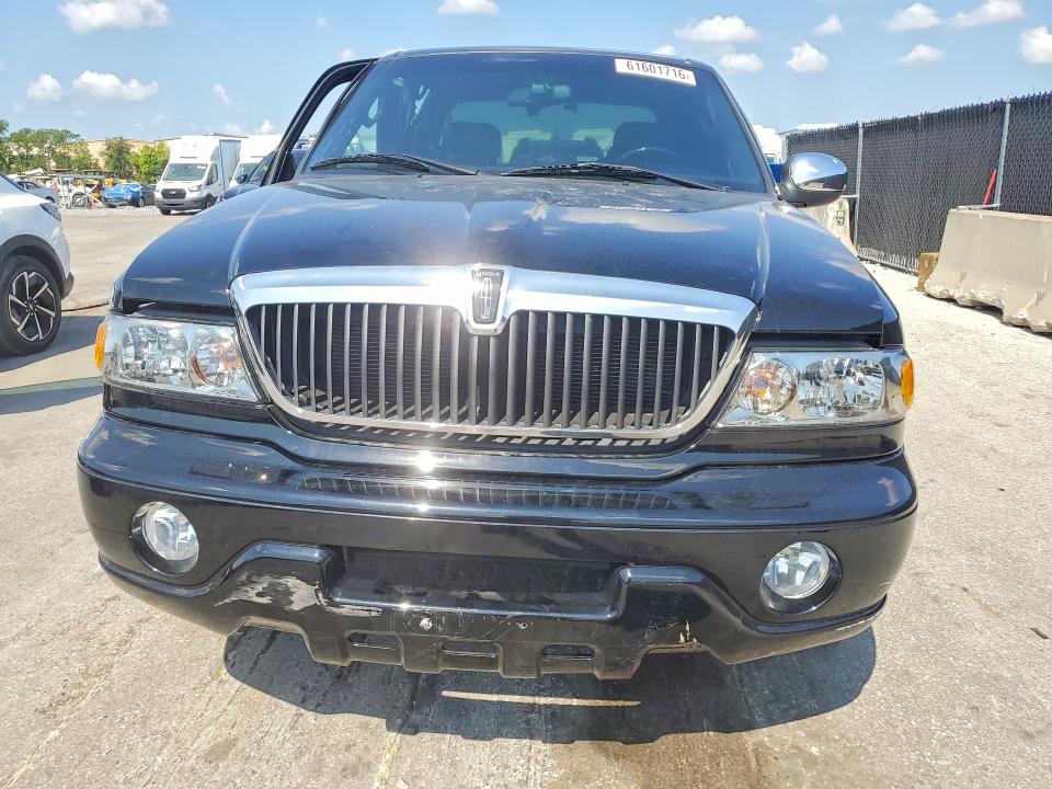 61601716 :رقم المزاد ، 5LTEW05A92KJ02813 vin ، 2002 Lincoln Blackwood مزاد بيع