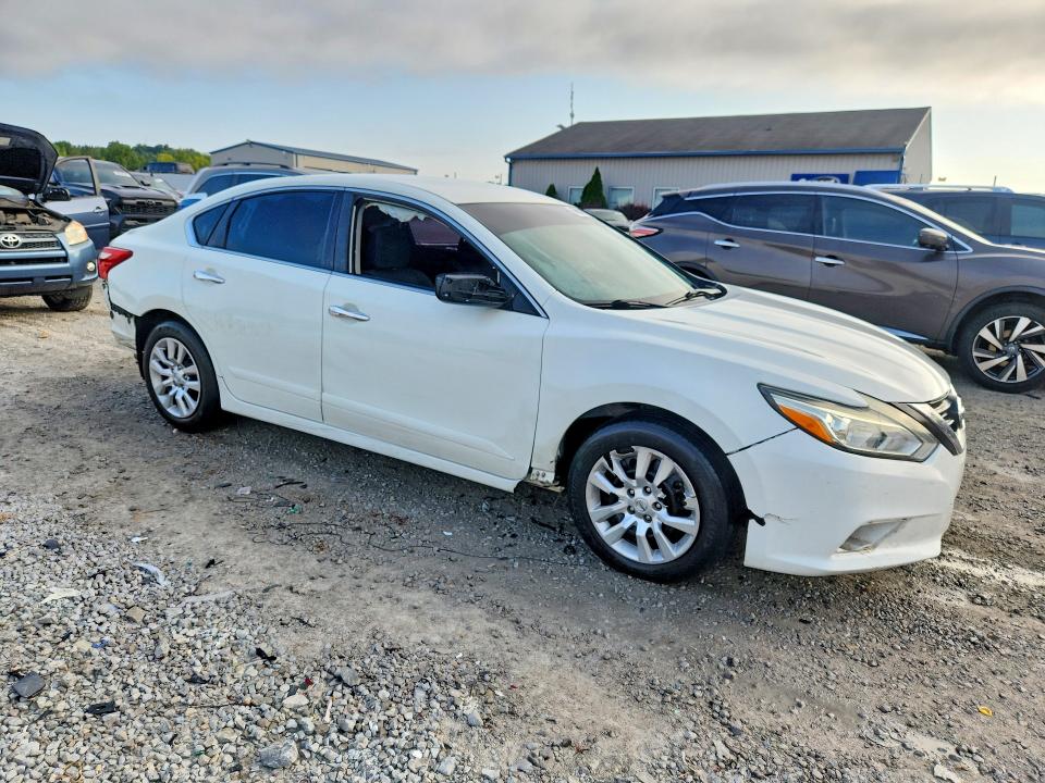 2017 Nissan Altima მანქანა იყიდება აუქციონზე, vin: 1N4AL3AP8HC251115, აუქციონის ნომერი: 66561036