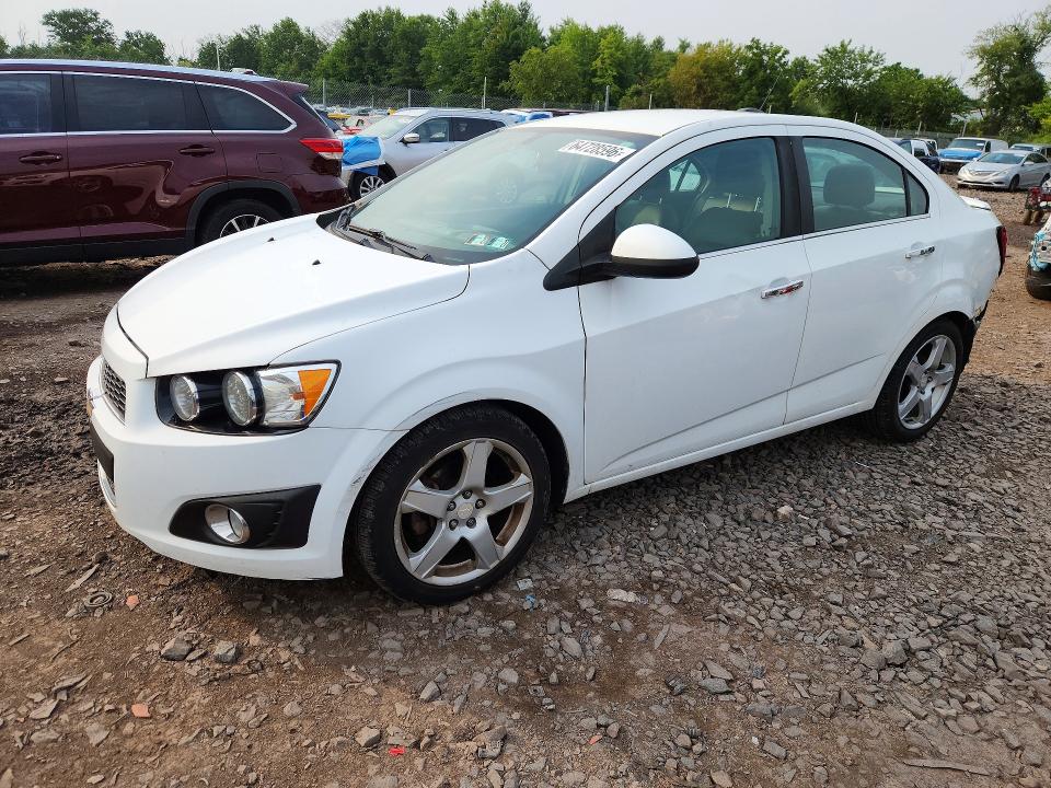64728596 :رقم المزاد ، 1G1JE5SB9G4147883 vin ، 2016 Chevrolet Sonic مزاد بيع