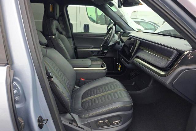 2023 Rivian R1s მანქანა იყიდება აუქციონზე, vin: 7PDSGABA4PN019950, აუქციონის ნომერი: 64428546