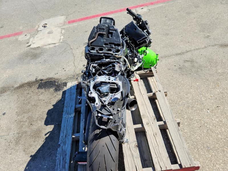 63708266 :رقم المزاد ، JKBZXJK10SA007094 vin ، 2025 Kawasaki Zx636 مزاد بيع