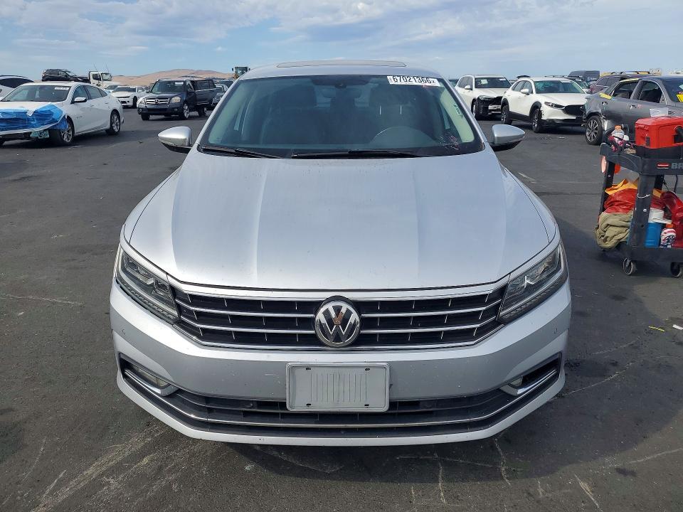 2018 Volkswagen Passat მანქანა იყიდება აუქციონზე, vin: 1VWBA7A33JC016732, აუქციონის ნომერი: 67021366