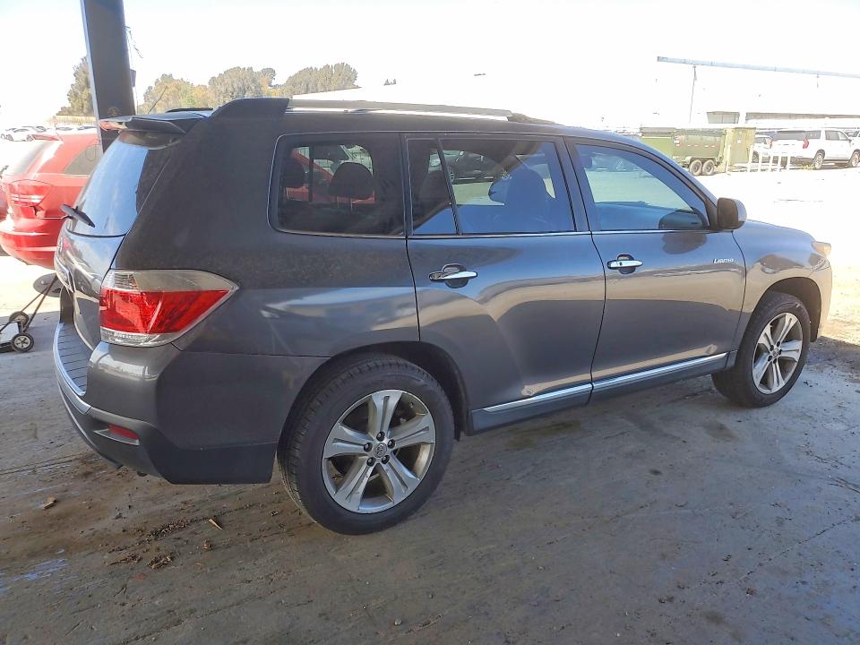 Auction sale of the 2013 Toyota Highlander, vin: 5TDYK3EHXDS109050, lot number: 64335736