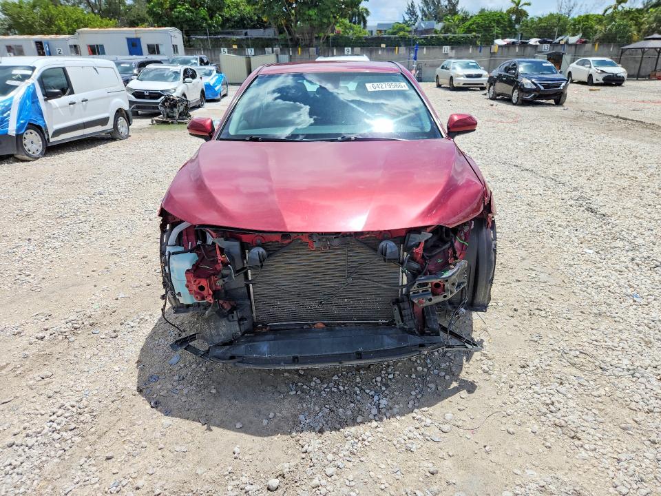 64279586 :رقم المزاد ، 4T1C11AK2NU642246 vin ، 2022 Toyota Camry مزاد بيع