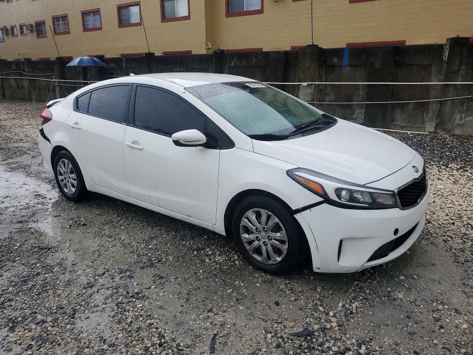 2017 Kia Forte მანქანა იყიდება აუქციონზე, vin: 3KPFK4A75HE143164, აუქციონის ნომერი: 63707766