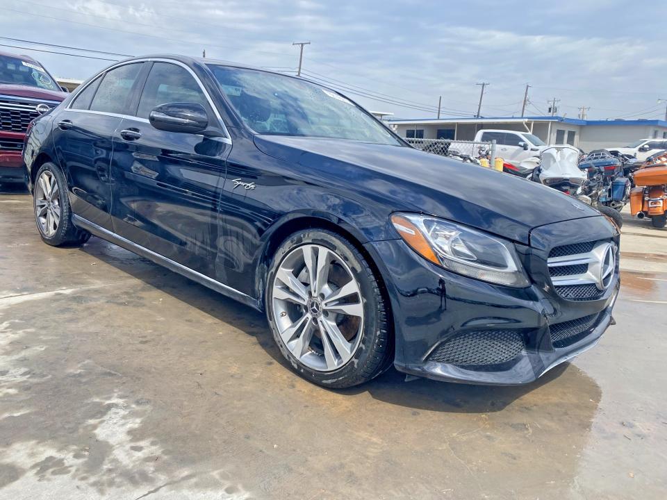 59146416 :رقم المزاد ، WDDWF4JB7JR338739 vin ، 2018 Mercedes-benz C مزاد بيع