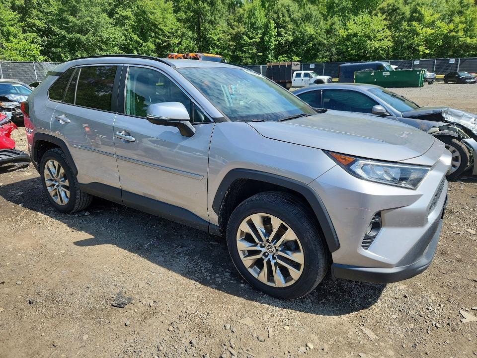 62606936 :رقم المزاد ، 2T3A1RFV7MC256194 vin ، 2021 Toyota Rav4 مزاد بيع