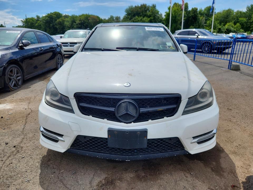 2013 Mercedes-benz C მანქანა იყიდება აუქციონზე, vin: WDDGF8AB8DA780993, აუქციონის ნომერი: 66972976