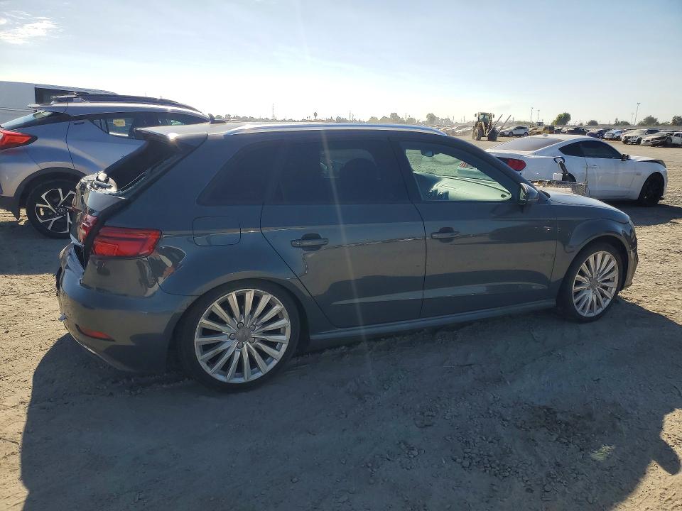 Aukcja sprzedaży 2017 Audi A3, vin: WAUUPBFF5HA116608, numer aukcji: 64105736