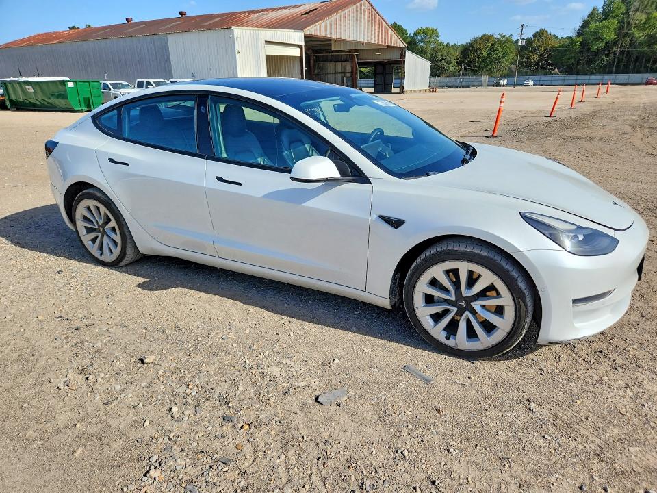 65011876 :رقم المزاد ، 5YJ3E1EA1NF285984 vin ، 2022 Tesla Model 3 مزاد بيع