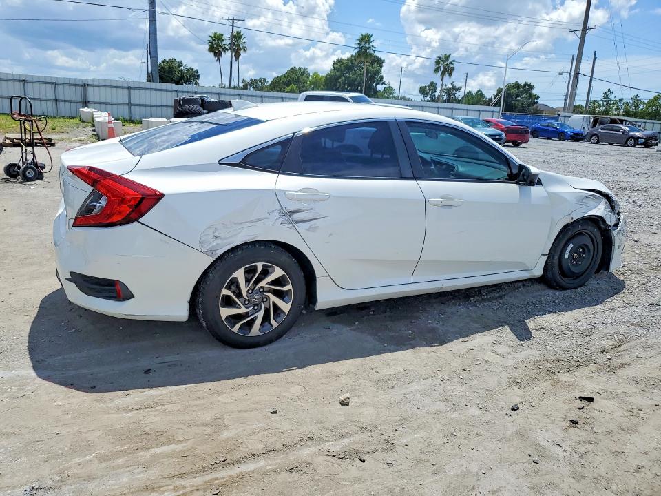 2018 Honda Civic მანქანა იყიდება აუქციონზე, vin: 2HGFC2F71JH576132, აუქციონის ნომერი: 64917626