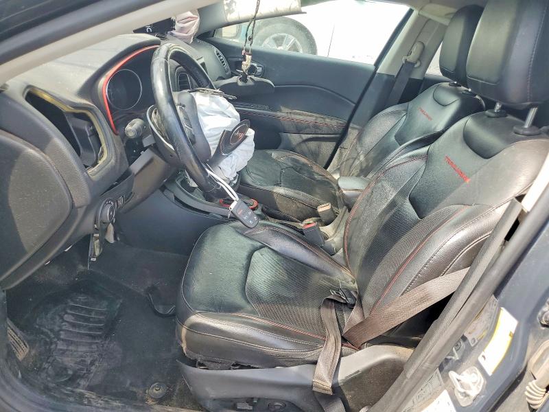 66393546 :رقم المزاد ، 3C4NJDDB9JT211935 vin ، 2018 Jeep Compass مزاد بيع
