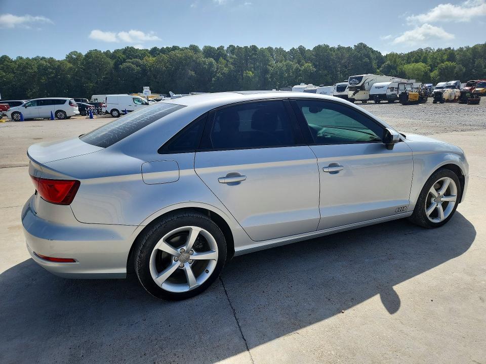 Продажа на аукционе авто 2015 Audi A3, vin: WAUACGFF8F1005589, номер лота: 65384236