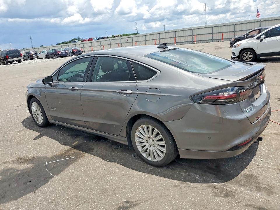 64774456 :رقم المزاد ، 3FA6P0SU5ER288830 vin ، 2014 Ford Fusion مزاد بيع