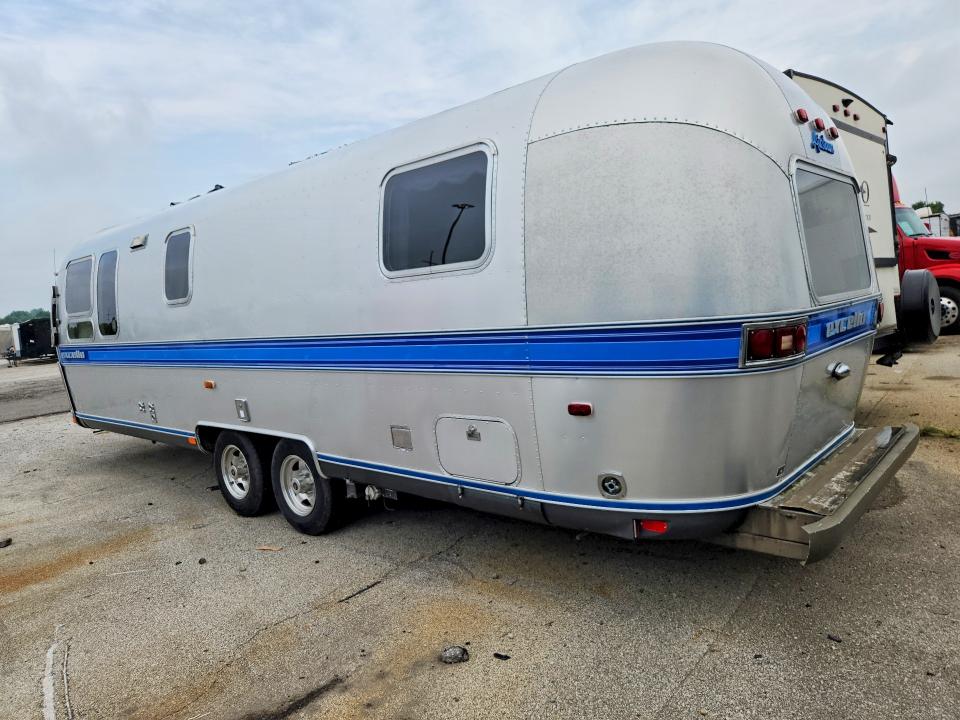 63890116 :رقم المزاد ، 1STHEAN2XKJ506566 vin ، 1988 Airstream Excella مزاد بيع