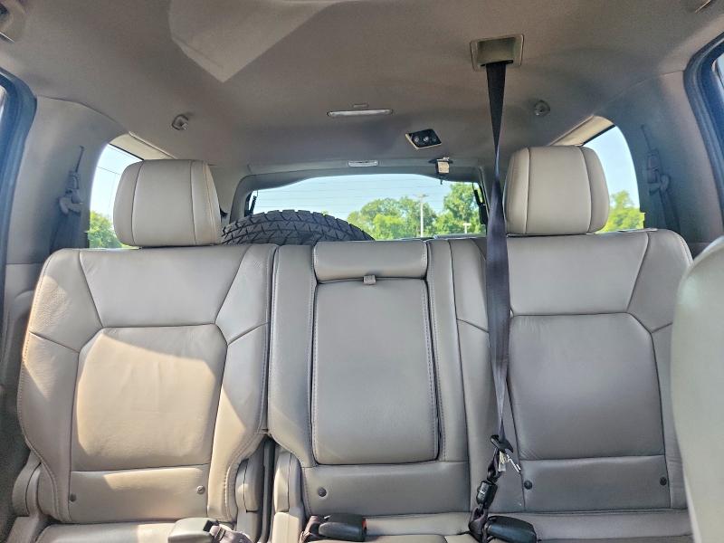 63885136 :رقم المزاد ، 5FNYF4H50FB030263 vin ، 2015 Honda Pilot مزاد بيع