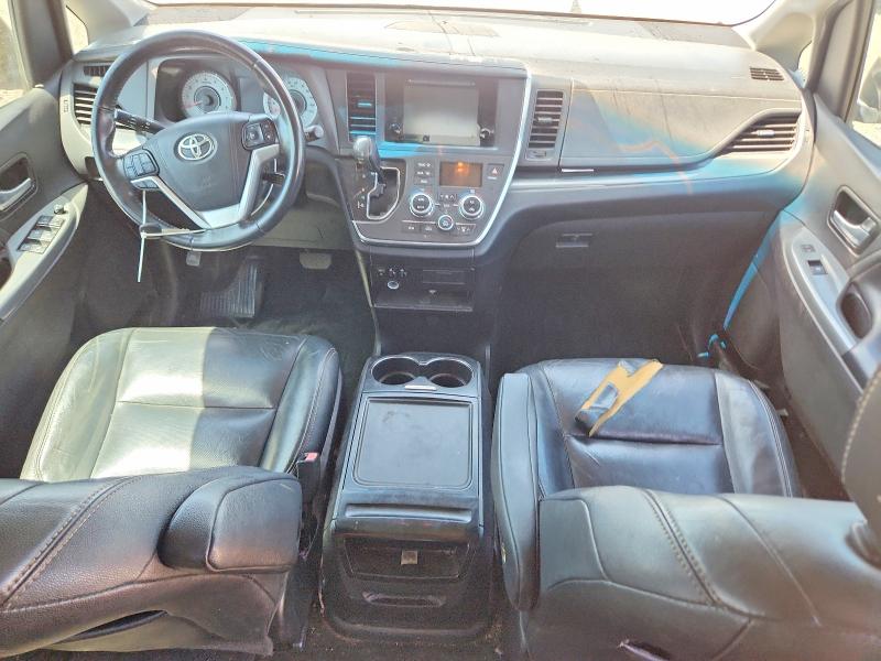 64625626 :رقم المزاد ، 5TDXZ3DC9HS770295 vin ، 2017 Toyota Sienna مزاد بيع