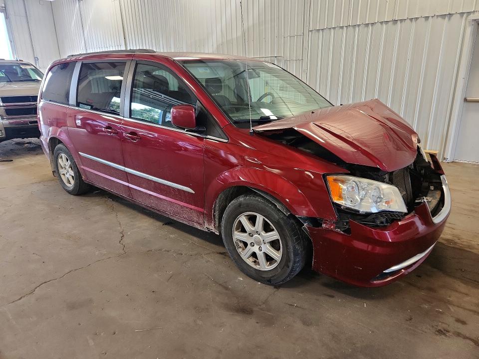64592266 :رقم المزاد ، 2C4RC1BGXDR583137 vin ، 2013 Chrysler Town & Country مزاد بيع