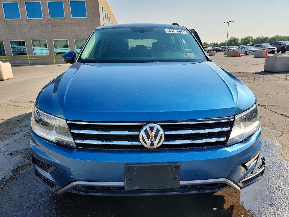 64276086 :رقم المزاد ، 3VV3B7AX5KM127873 vin ، 2019 Volkswagen Tiguan مزاد بيع