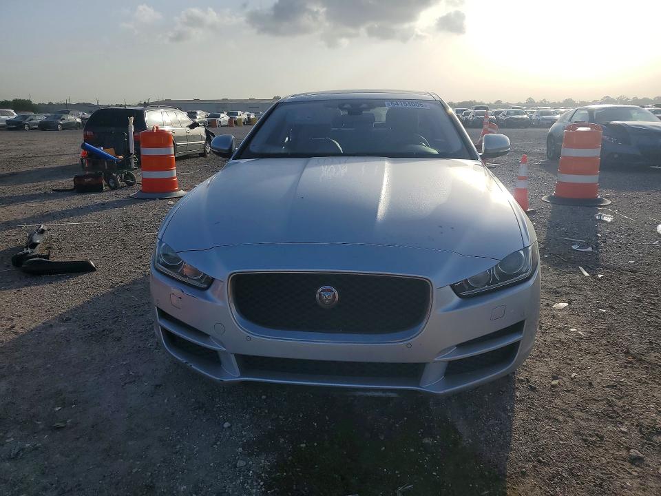 64154006 :رقم المزاد ، SAJAD4BG9HA973749 vin ، 2017 Jaguar Xe مزاد بيع