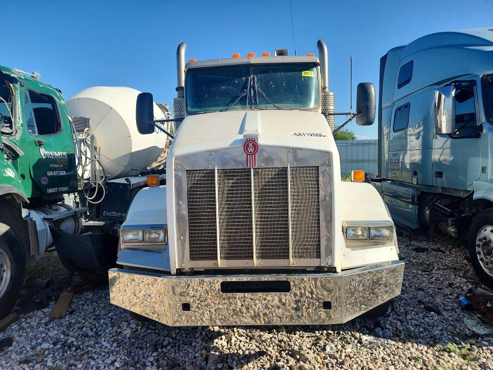 Продажа на аукционе авто 2006 Kenworth T800, vin: 1NKDXUTX56R118464, номер лота: 64712606