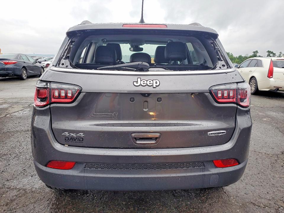 63425986 :رقم المزاد ، 3C4NJDFB8NT112218 vin ، 2022 Jeep Compass مزاد بيع