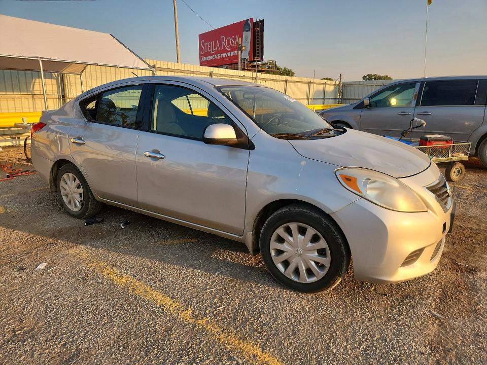 65196956 :رقم المزاد ، 3N1CN7AP6EK465310 vin ، 2014 Nissan Versa مزاد بيع