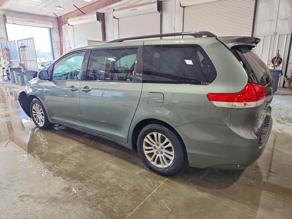 2014 Toyota Sienna მანქანა იყიდება აუქციონზე, vin: 5TDYK3DCXES486307, აუქციონის ნომერი: 67019586