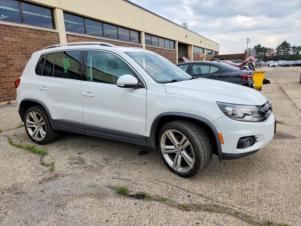 Aukcja sprzedaży 2016 Volkswagen Tiguan, vin: WVGBV7AX9GW591737, numer aukcji: 63443776