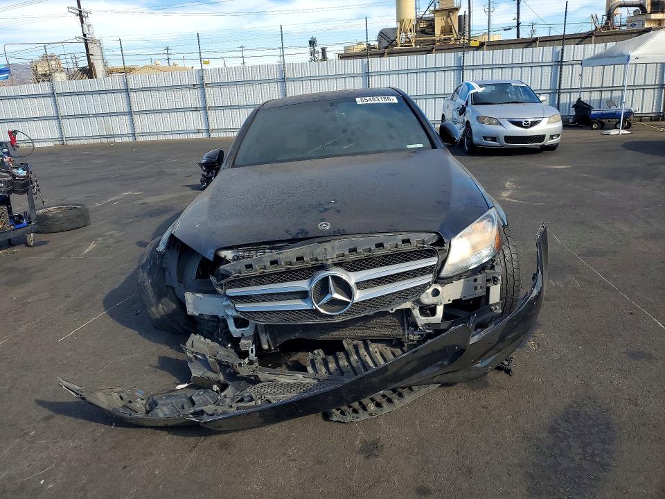 2018 Mercedes-benz C მანქანა იყიდება აუქციონზე, vin: 55SWF4JB6JU242390, აუქციონის ნომერი: 65483186