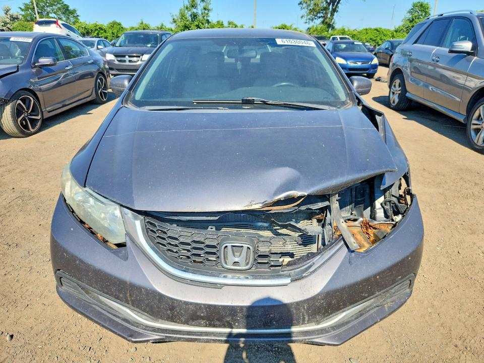 Продажа на аукционе авто 2015 Honda Civic, vin: 2HGFB2E4XFH033010, номер лота: 61030046