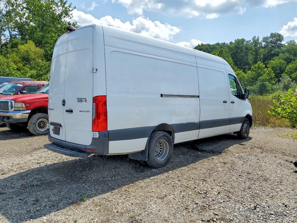 65084716 :رقم المزاد ، W1Y8EC3Y6LP251815 vin ، 2020 Mercedes-benz Sprinter مزاد بيع