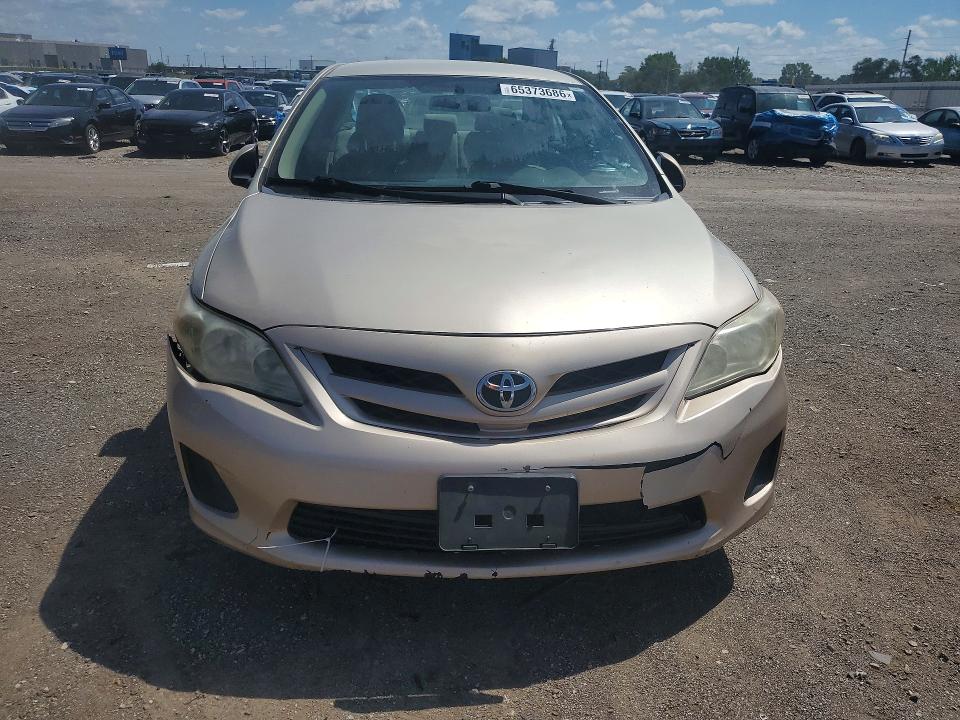 65373686 :رقم المزاد ، 2T1BU4EE8BC576209 vin ، 2011 Toyota Corolla مزاد بيع