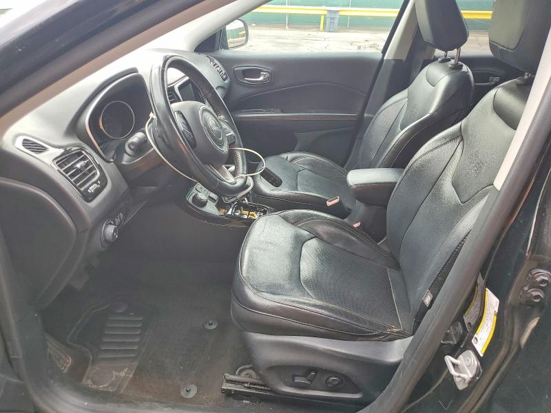 64765926 :رقم المزاد ، 3C4NJDCB9JT258982 vin ، 2018 Jeep Compass مزاد بيع
