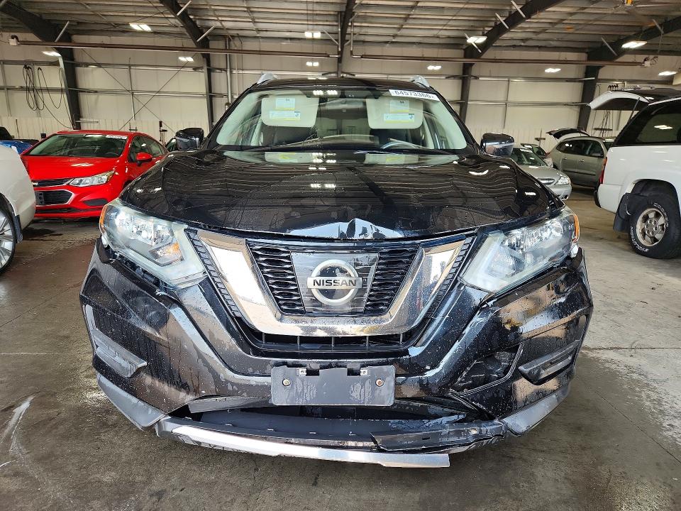 2017 Nissan Rogue მანქანა იყიდება აუქციონზე, vin: 5N1AT2MT4HC877818, აუქციონის ნომერი: 64573366