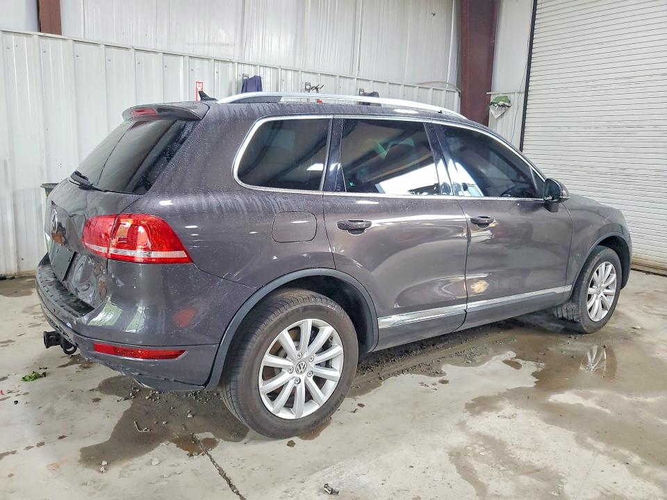 64065226 :رقم المزاد ، WVGFF9BP6CD000651 vin ، 2012 Volkswagen Touareg مزاد بيع