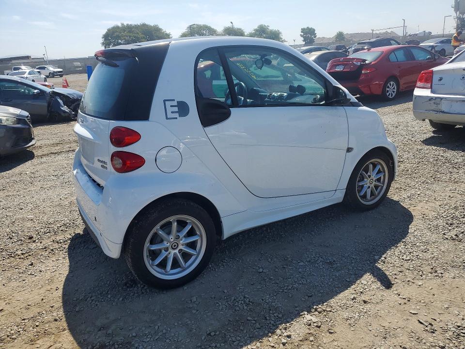 Продаж на аукціоні авто 2016 Smart Fortwo, vin: WMEEJ9AA8GK843247, номер лоту: 66256326