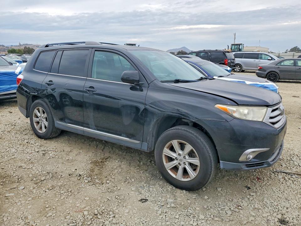 67176866 :رقم المزاد ، 5TDZK3EH2BS037679 vin ، 2011 Toyota Highlander مزاد بيع