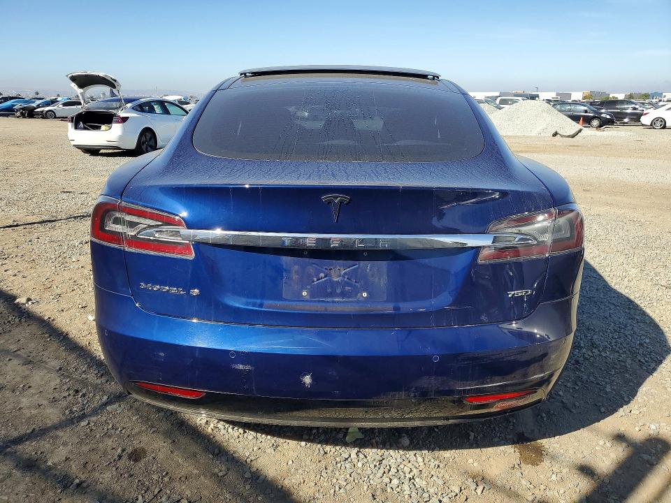 Продаж на аукціоні авто 2018 Tesla Model S, vin: 5YJSA1E25JF276702, номер лоту: 64393936