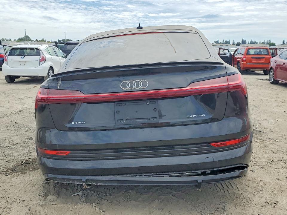 65362946 :رقم المزاد ، WA12AAGE2NB037229 vin ، 2022 Audi E-tron مزاد بيع