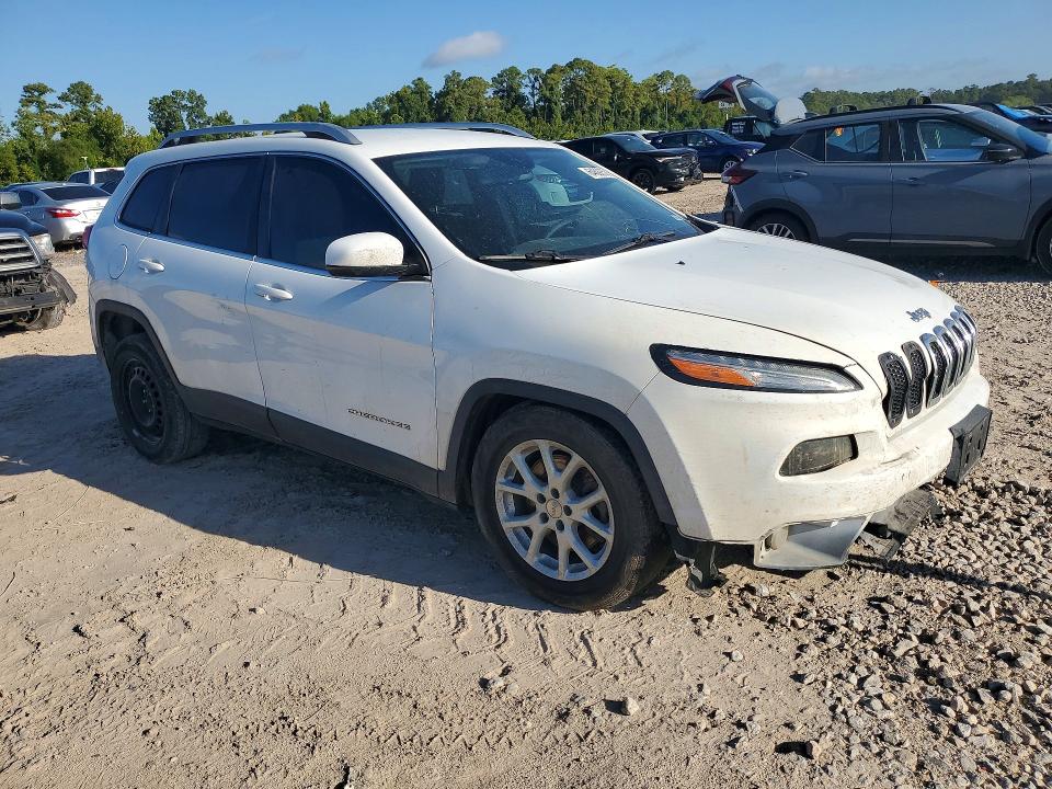 64897526 :رقم المزاد ، 1C4PJLCB0HW604151 vin ، 2017 Jeep Cherokee مزاد بيع