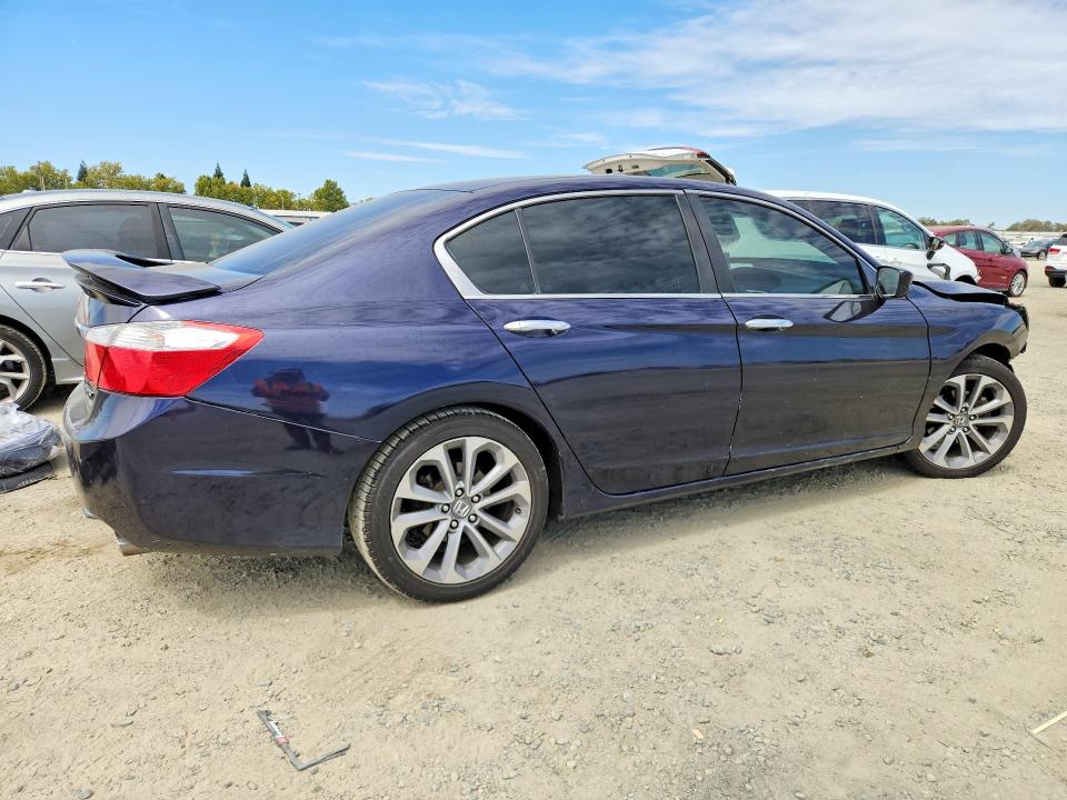 67031796 :رقم المزاد ، 1HGCR2F55FA114274 vin ، 2015 Honda Accord مزاد بيع