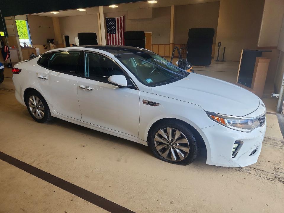 Продажа на аукционе авто 2018 Kia Optima, vin: 5XXGT4L32JG233493, номер лота: 66577606